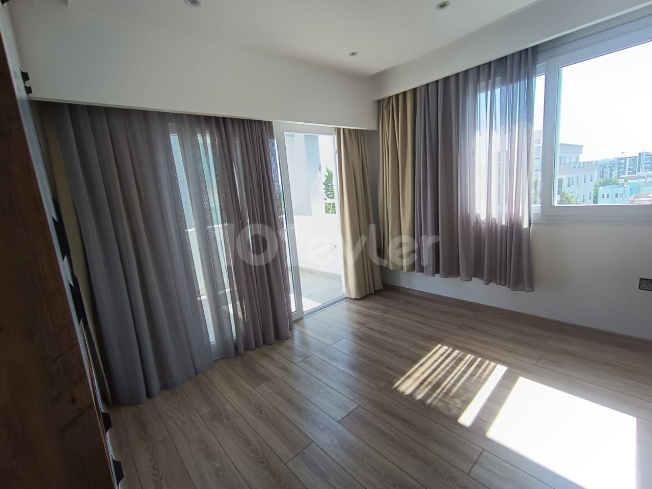 GÜNCELLL!! GİRNE  MERKEZDE, 2+1 SIFIR PENTHOUSE DAİRE, ÖZEL TASARIM ŞÖMİNESİYLE GÖRÜLMEYE DEĞER..