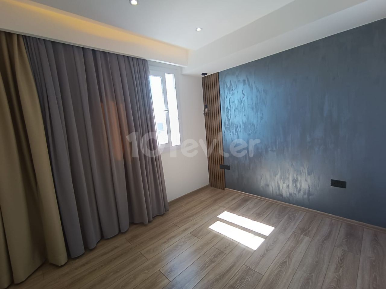 GÜNCELLL!! GİRNE  MERKEZDE, 2+1 SIFIR PENTHOUSE DAİRE, ÖZEL TASARIM ŞÖMİNESİYLE GÖRÜLMEYE DEĞER..