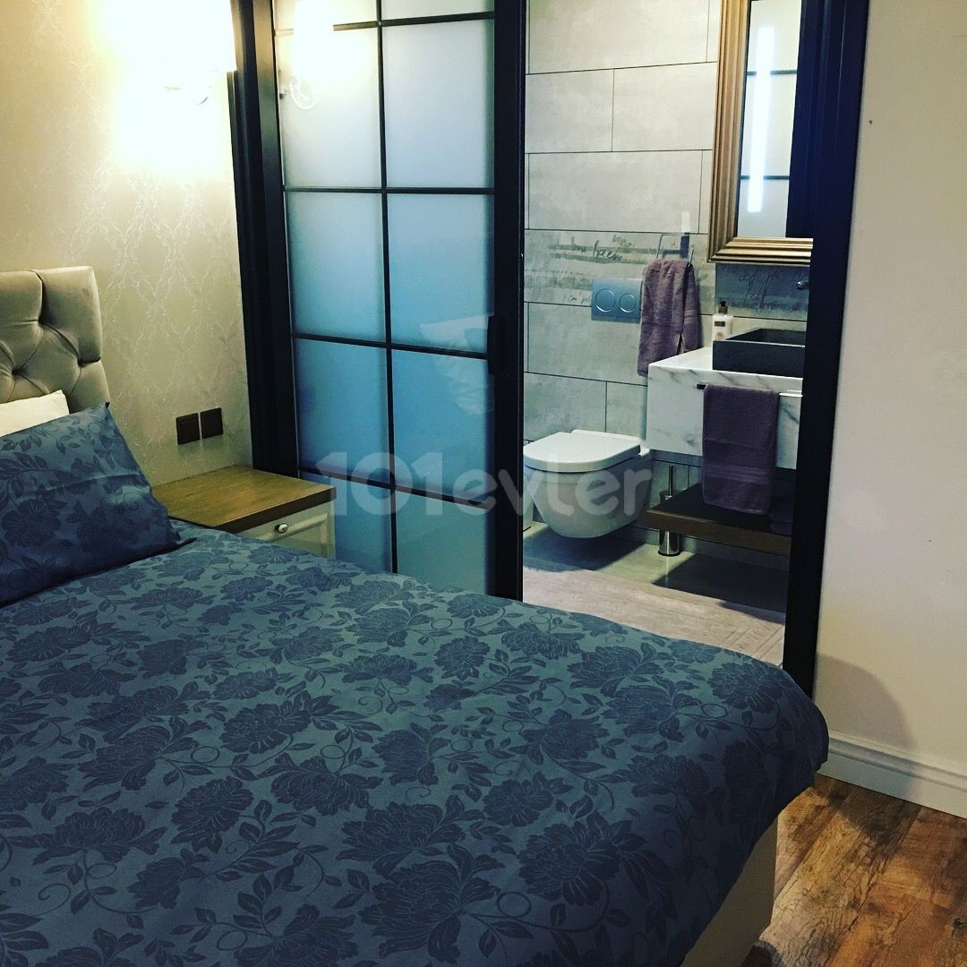 GİRNE'NİN KALBİNDE, OTEL KONFORUNDA YAŞAYABİLECEĞİNİZ  LÜKS PENTHOUSE... 