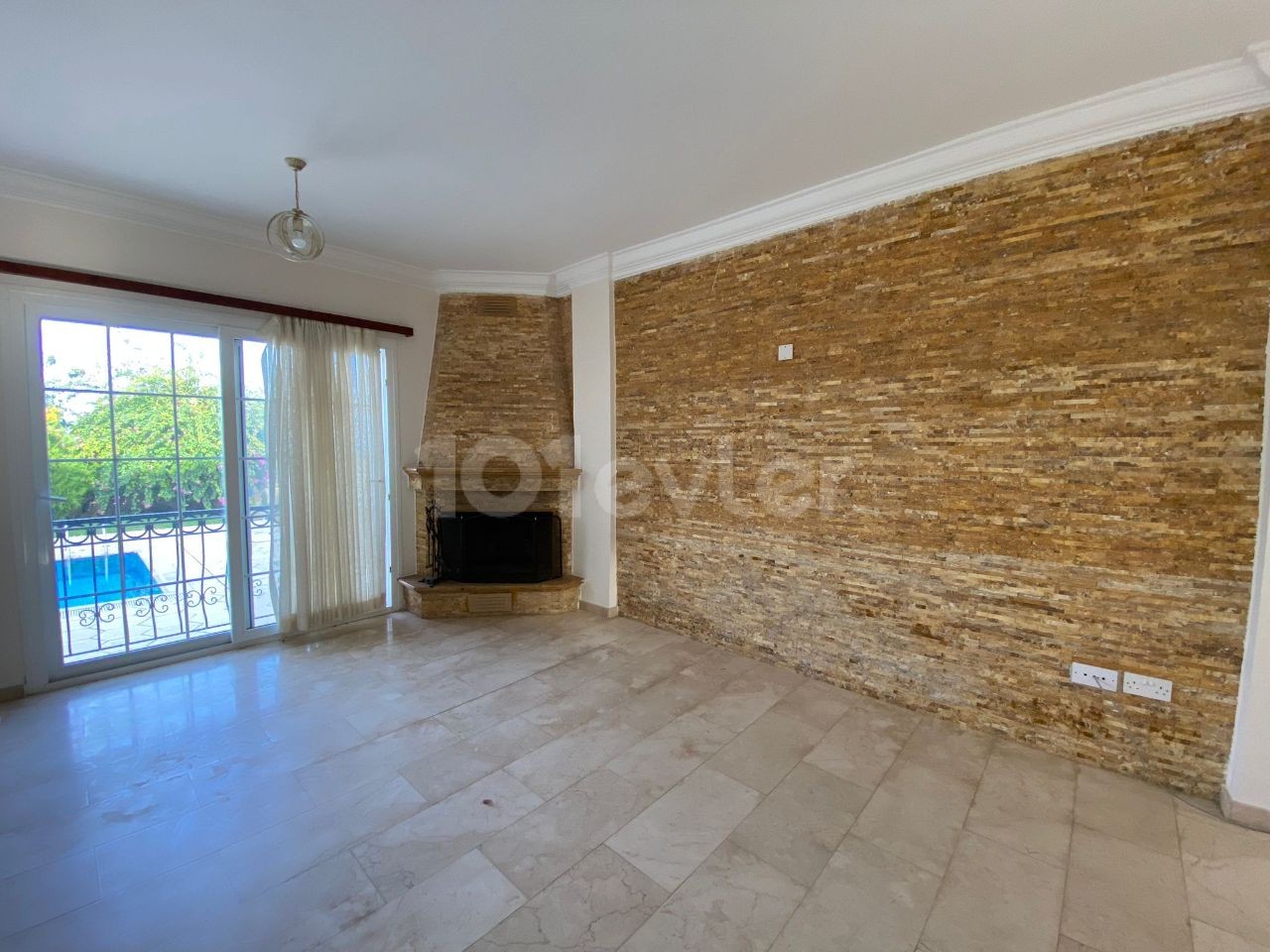 3+1 VILLA OPPORTUNITY WITH SEA AND MOUNTAIN VIEWS IN A UNIQUE LOCATION IN GIRNE EDREMIT!!