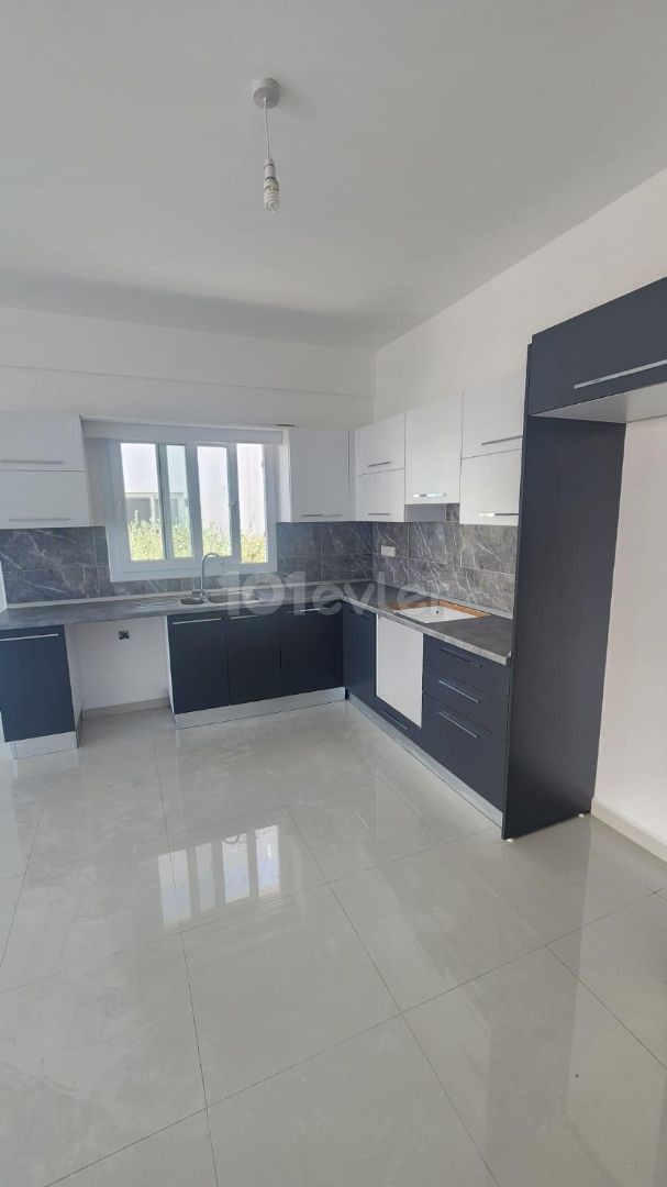 2+1 PENTHOUSE ZU VERMIETEN IN ALSANCAK GIRNE, RUND UM ESCAPE BEACH