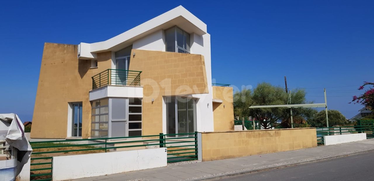 GİRNE Ozanköy-Bellapais Region, 2+1 Villa mit privatem Pool