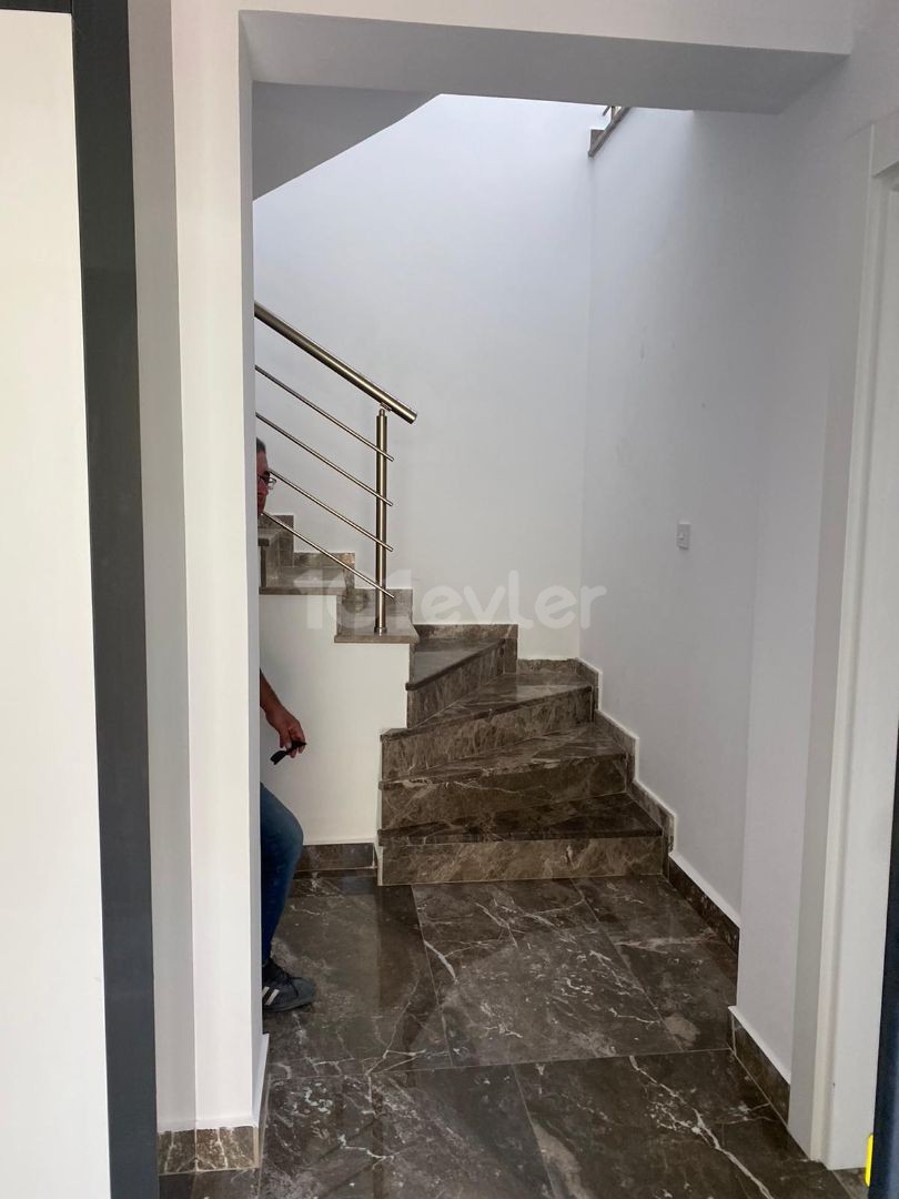 Girne Karaoğlanoğlu harika manzaralı, geniş, özel havuzlu kiralık/satılık villa