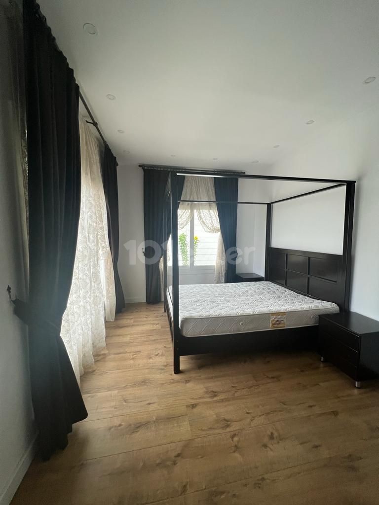 Konforlu ve ferah, özel havuzlu,3+2  geniş kiralık villa 