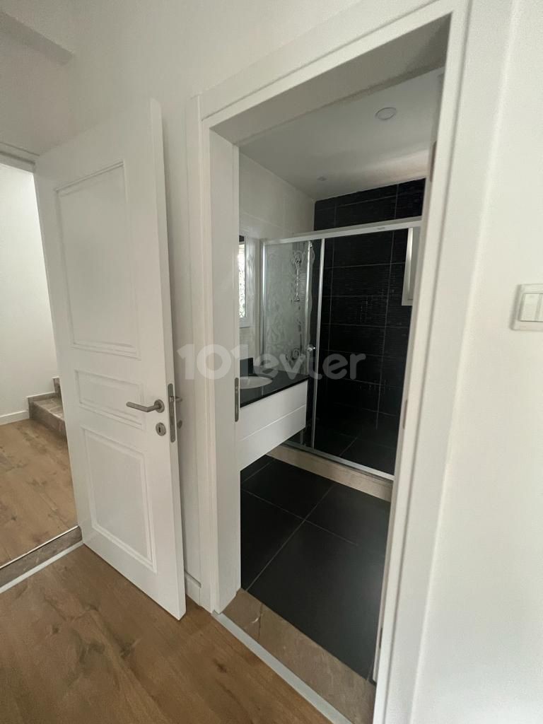 Konforlu ve ferah, özel havuzlu,3+2  geniş kiralık villa 