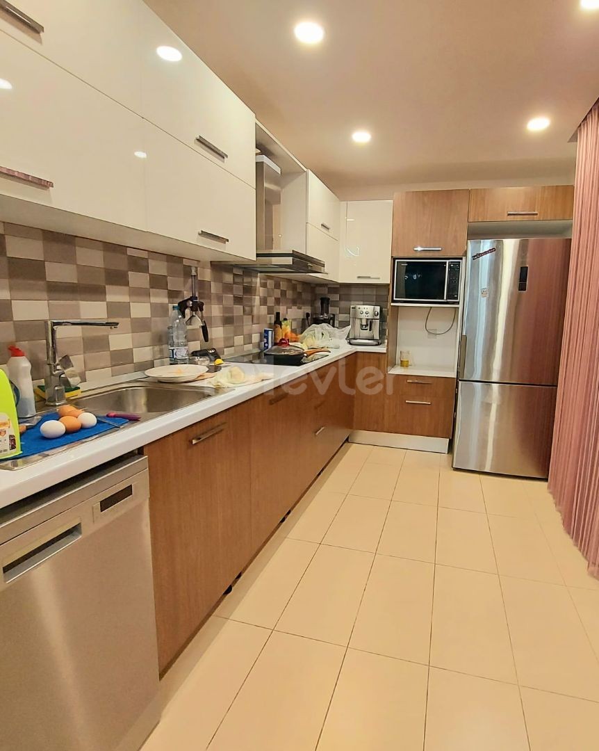 Penthouse To Rent in Girne Merkez, Kyrenia