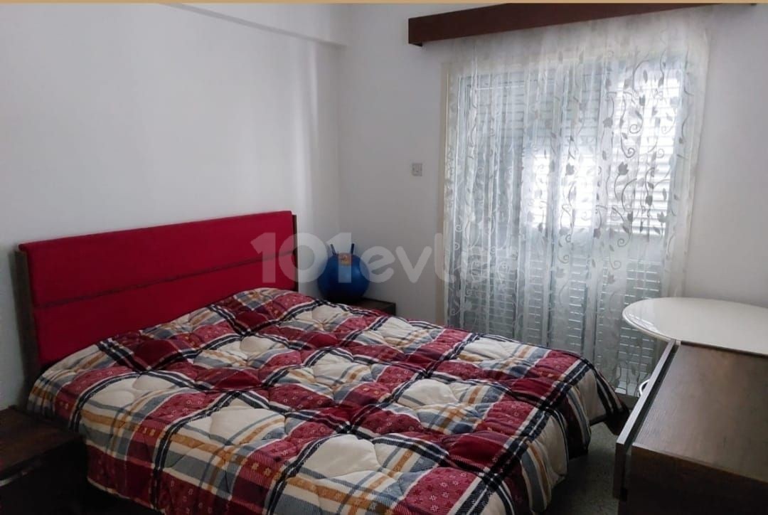 3+1 flat for sale in the center of Kyrenia