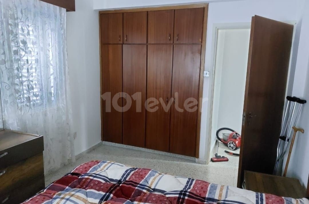 3+1 flat for sale in the center of Kyrenia