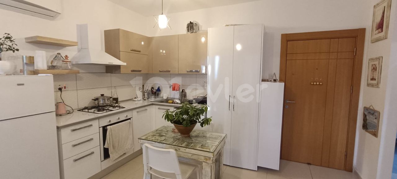 Flat For Sale in Türk Mahallesi, Kyrenia