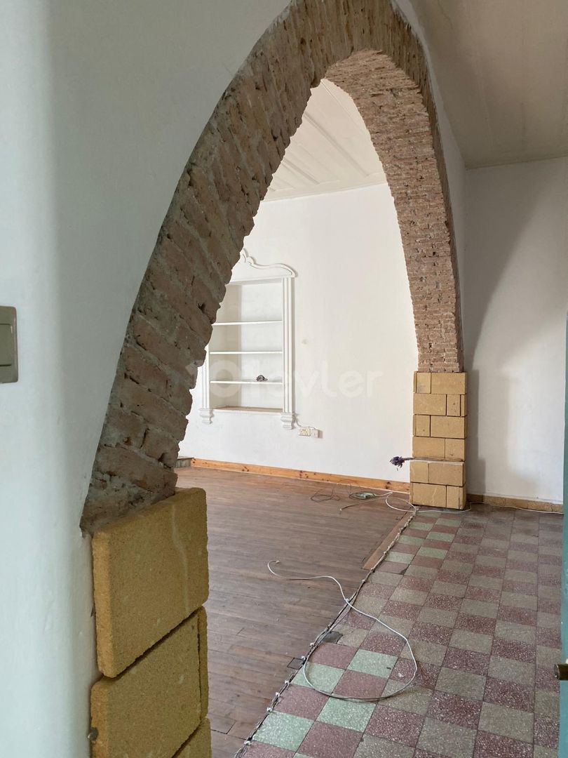 3+1 flat+shop in Girne Bazaar