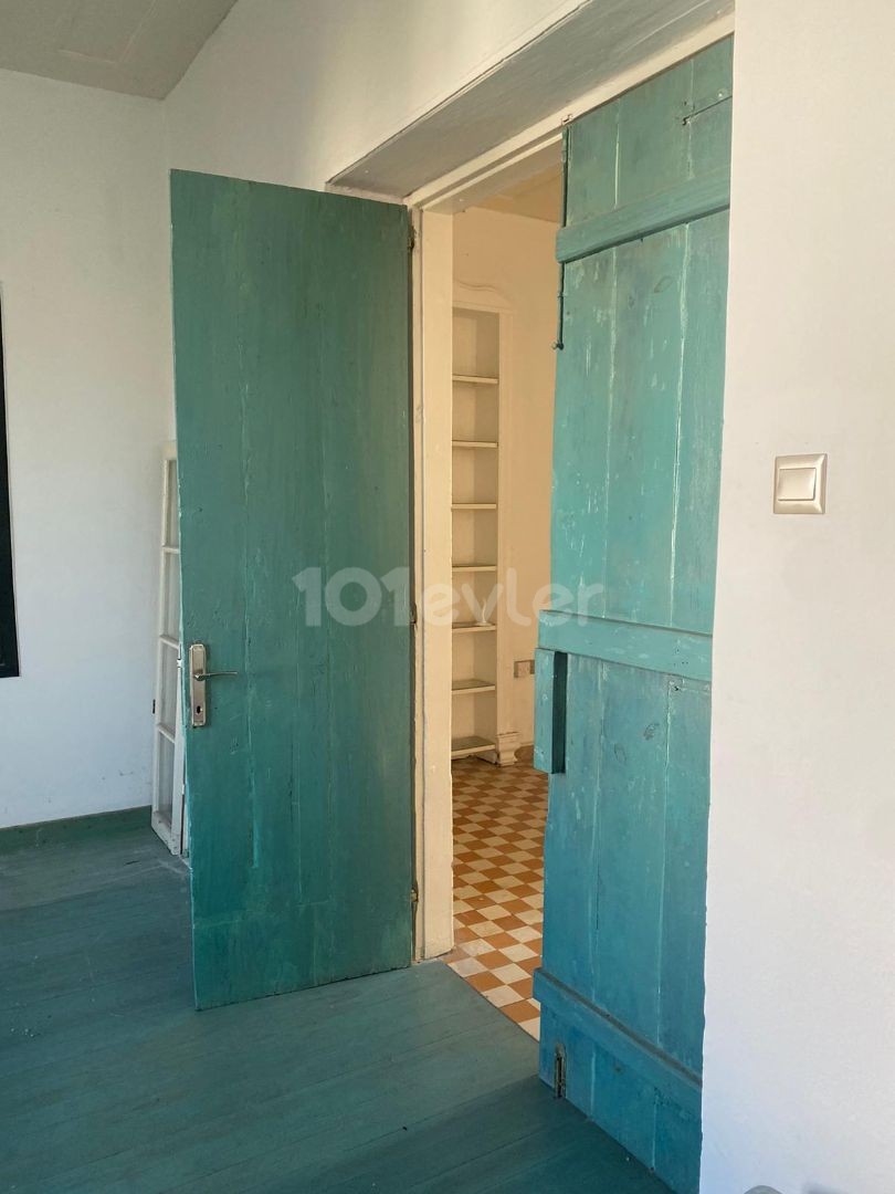 3+1 flat+shop in Girne Bazaar