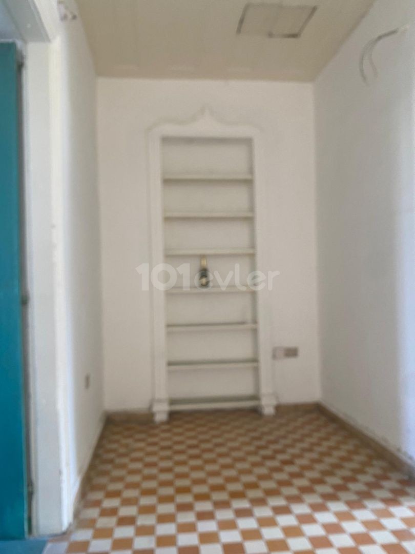 3+1 flat+shop in Girne Bazaar