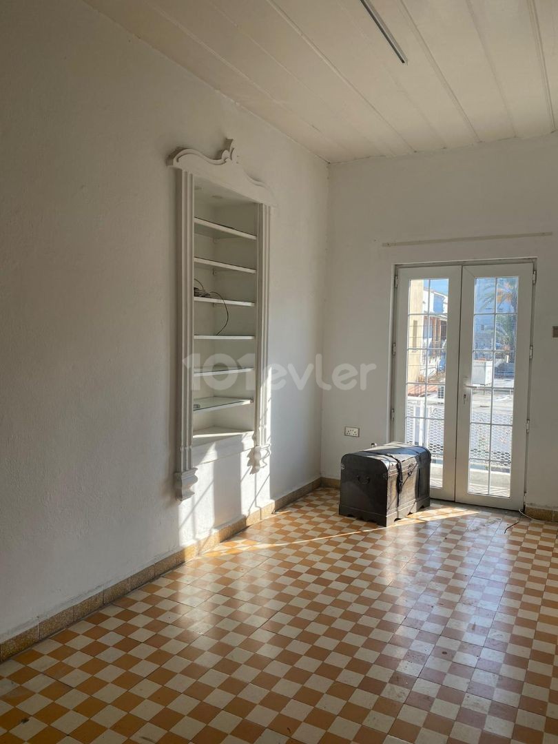 3+1 flat+shop in Girne Bazaar