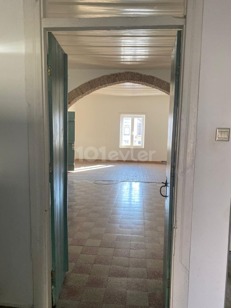 3+1 flat+shop in Girne Bazaar