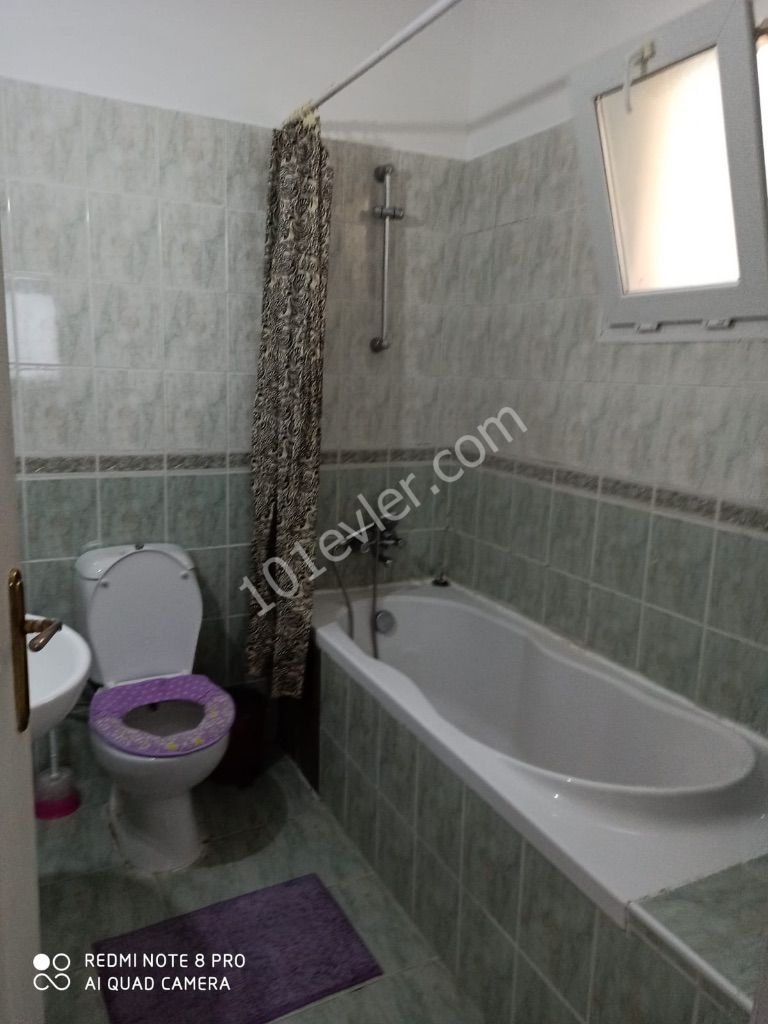 2 Bedroom Flat for Rent in Kyrenia City center