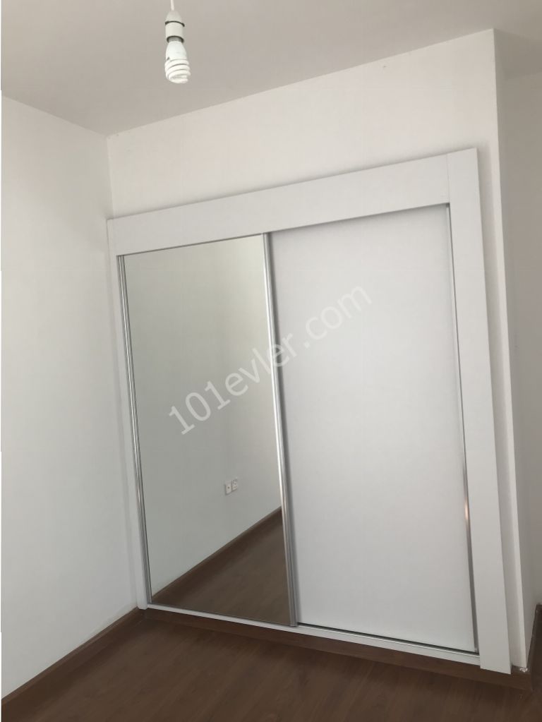 Lefkoşa merkezde kiralık (2+1) Daire Eşyasız