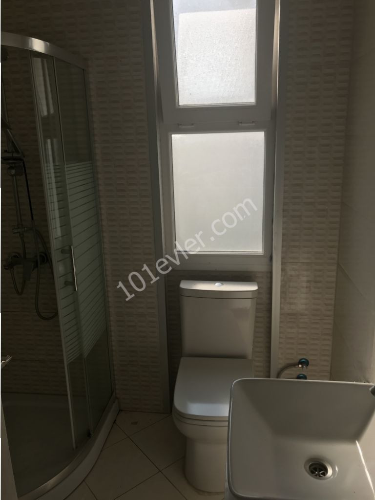 Lefkoşa merkezde kiralık (2+1) Daire Eşyasız