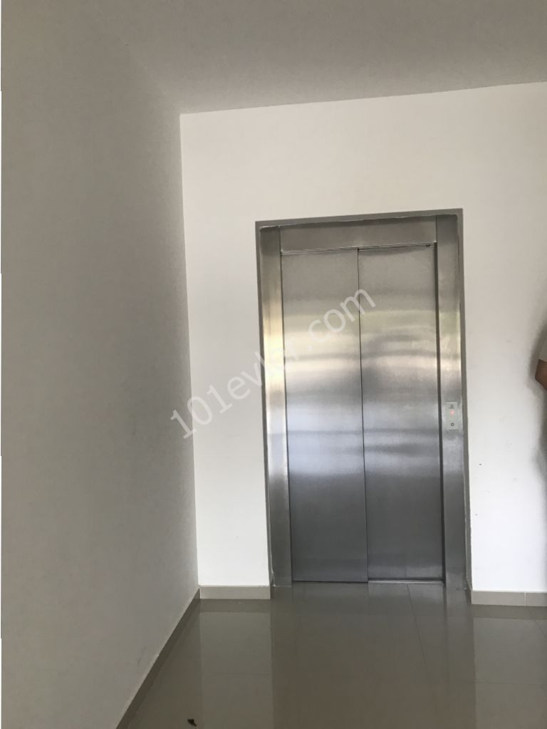 Lefkoşa merkezde kiralık (2+1) Daire Eşyasız