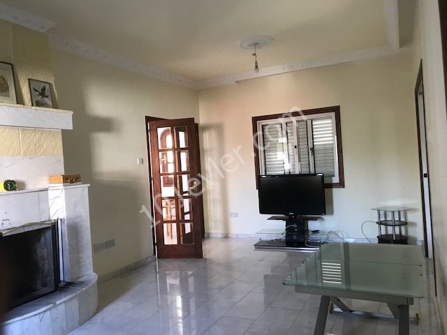 Kyrenia Zeytinlik 3 + 1 Villa Türkische Immobilien ** 