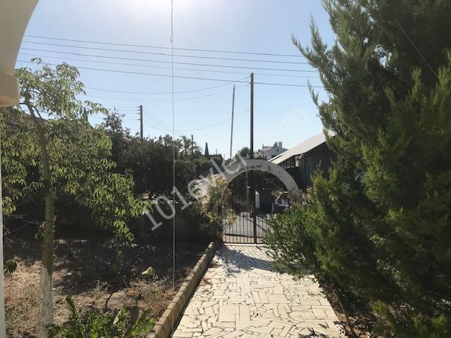 Kyrenia Zeytinlik 3 + 1 Villa Türkische Immobilien ** 