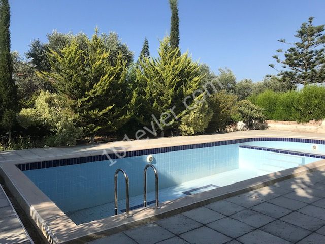 Kyrenia Zeytinlik 3 + 1 Villa Türkische Immobilien ** 