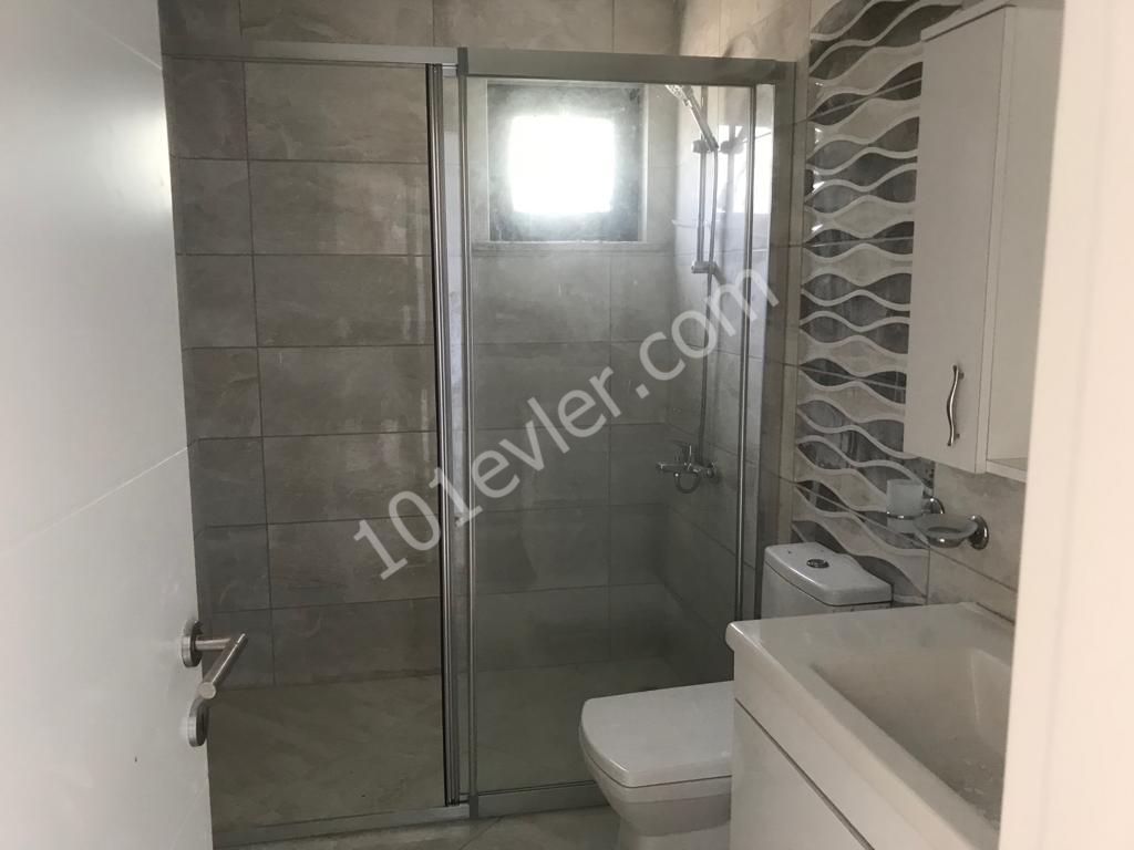 Girne merkezde 2+1 daire kiralık eşyalı/eşyasız  