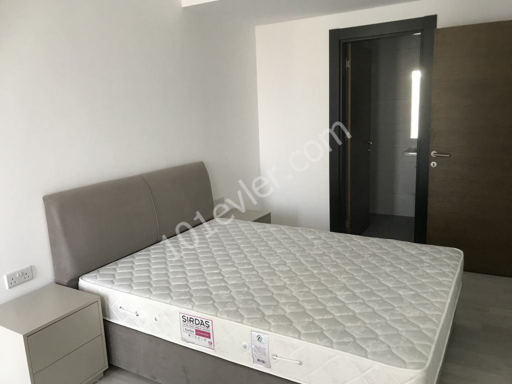 Kyrenia Zentrum 2 + 1 Wohnung ** 