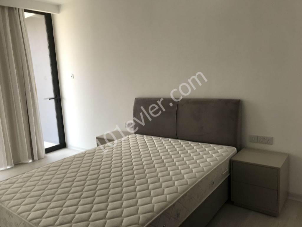 Kyrenia Zentrum 2 + 1 Wohnung ** 