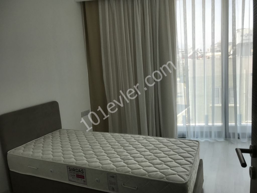 Kyrenia Zentrum 2 + 1 Wohnung ** 