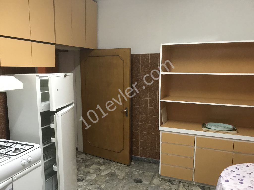 Lefkoşa Köşlüçiftlik 2+1 150 m2