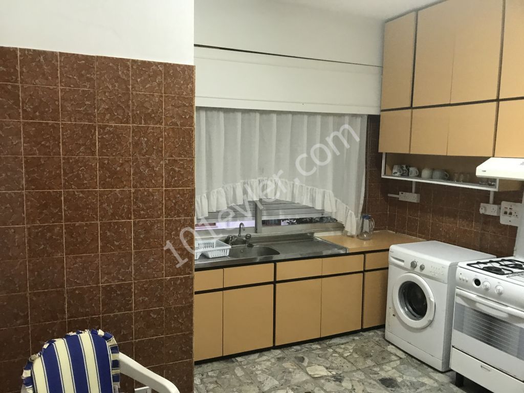 Lefkoşa Köşlüçiftlik 2+1 150 m2