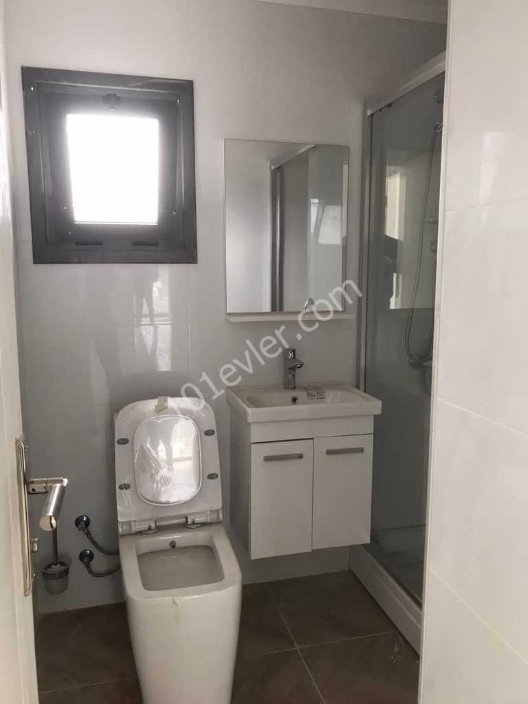 Lefkoşa Dereboyu 2+1 Kıralık offisler veya Daire 