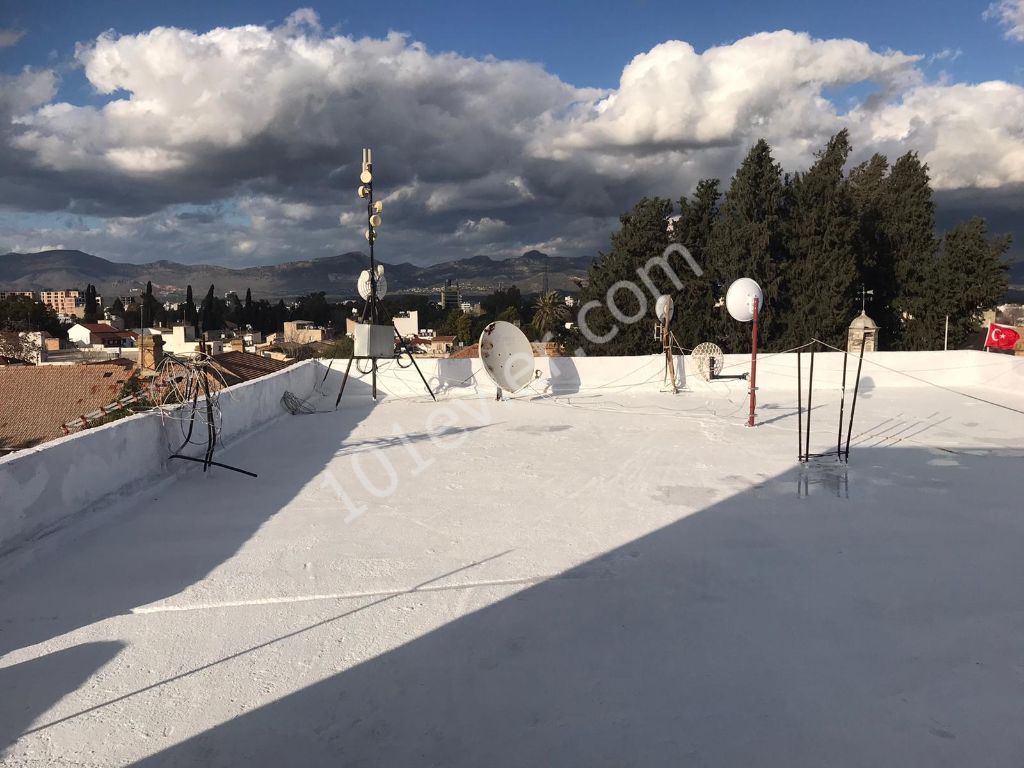 Lefkoşa  1+1   Roof Bar