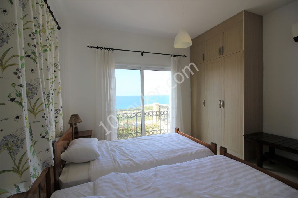 Girne Esentepe Denize Sıfır 3+1 Villa