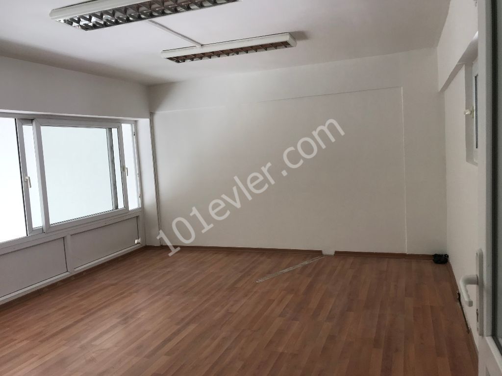 Lefkoşa Metropol yolu Kiralık dükkan