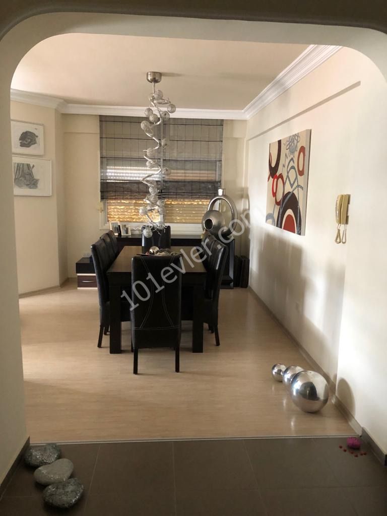 Lefkoşa Köşlüçiftlik  Lüks full eşyalı daire