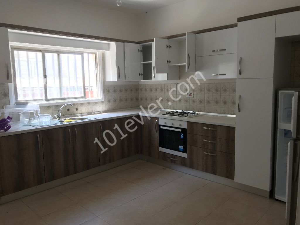 Lefkoşa Gönyeli 3+1 Full Eşyalı 140 m2 Daire