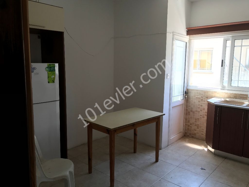 Lefkoşa Gönyeli 3+1 Full Eşyalı 140 m2 Daire