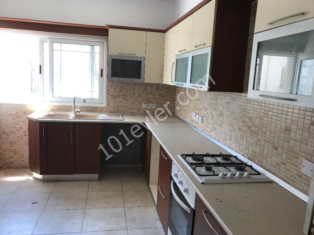 Lefkoşa Gönyeli 3+1 Full Eşyalı 140 m2 Daire