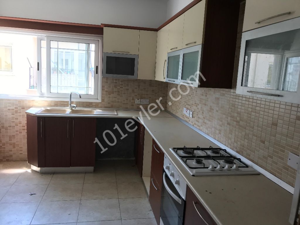 Lefkoşa Gönyeli 3+1 Full Eşyalı 140 m2 Daire