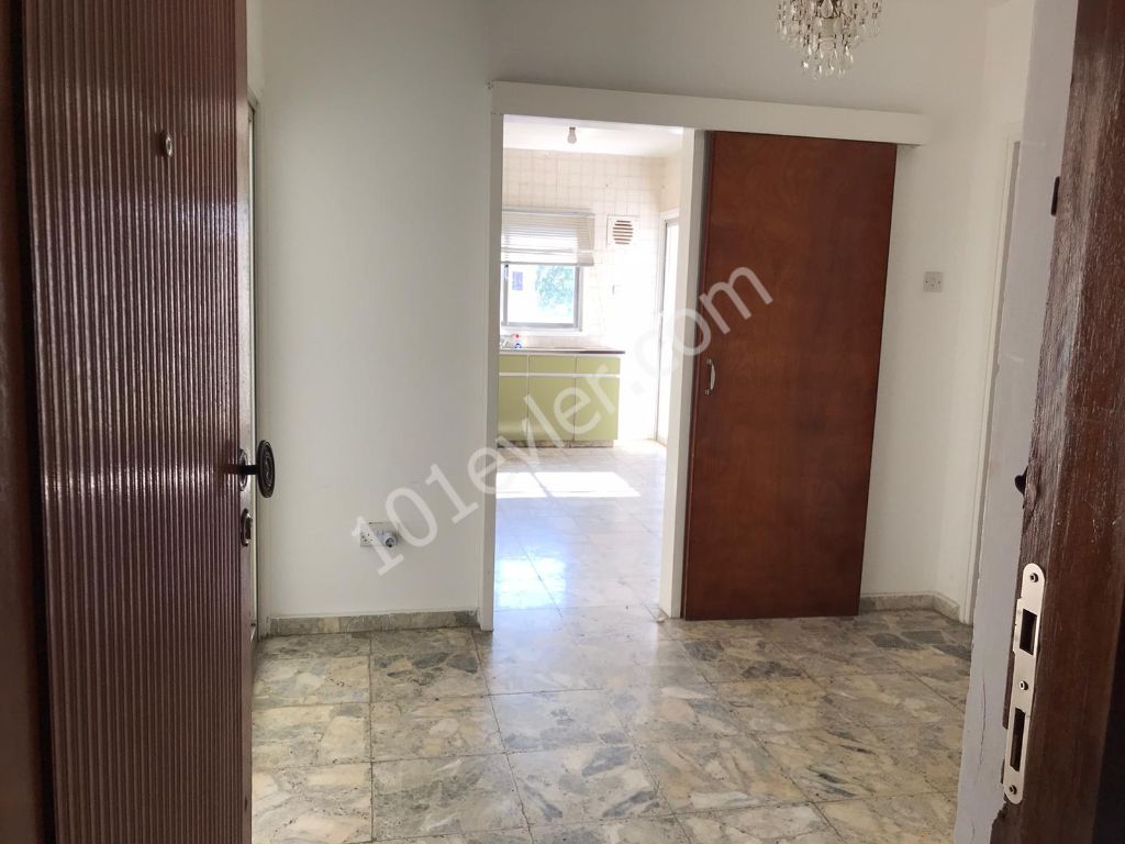 KÖŞKLÜÇITLIK-3+ 2 APARTMENT FOR SALE IN LEFOŞA ** 