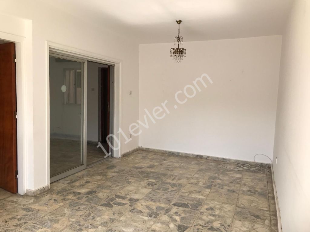 KÖŞKLÜÇITLIK-3+ 2 APARTMENT FOR SALE IN LEFOŞA ** 