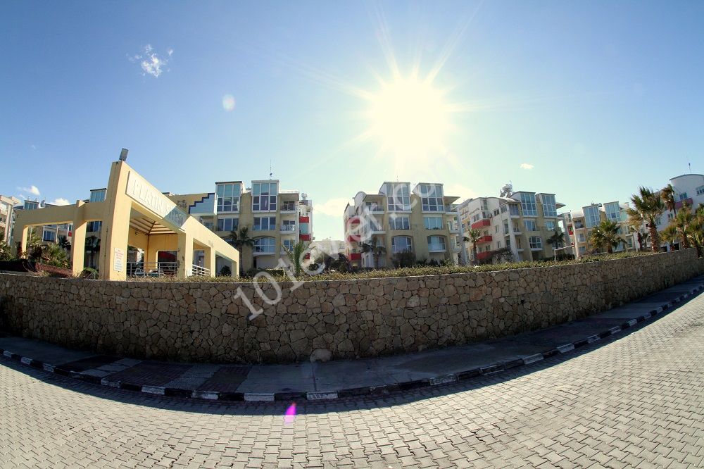 Girne Merkez Denize Sıfır Pilatinyum Sitesi Penthouse 4+1