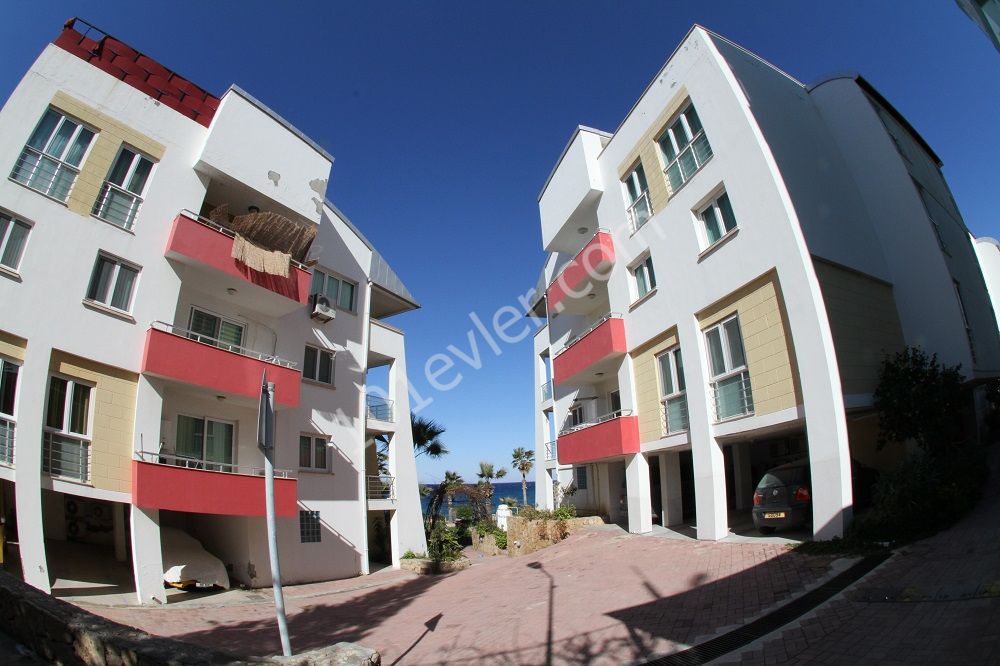 Girne Merkez Denize Sıfır Pilatinyum Sitesi Penthouse 4+1