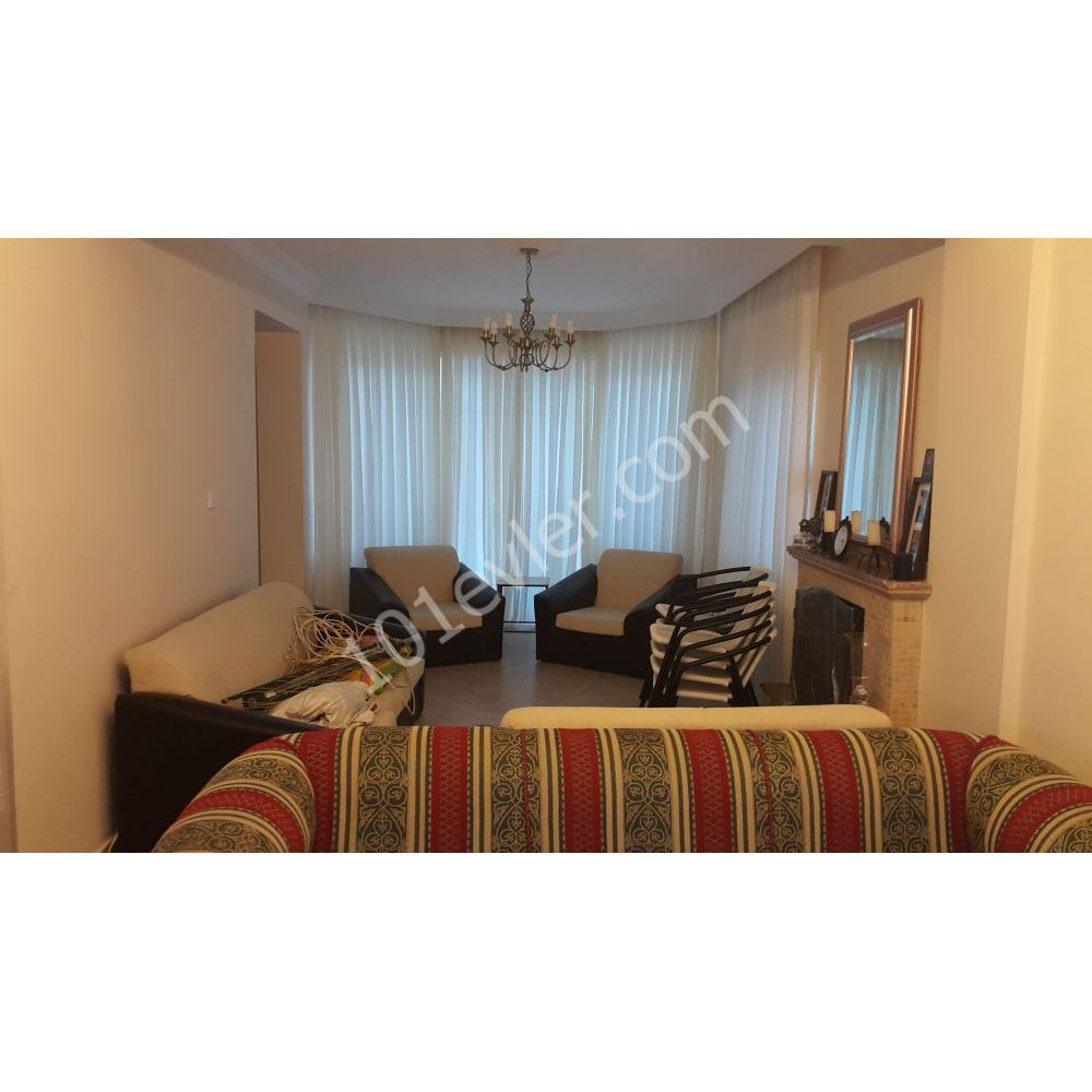 Girne Karaoğlanoğlu İkiz Villa toplam 300 m2