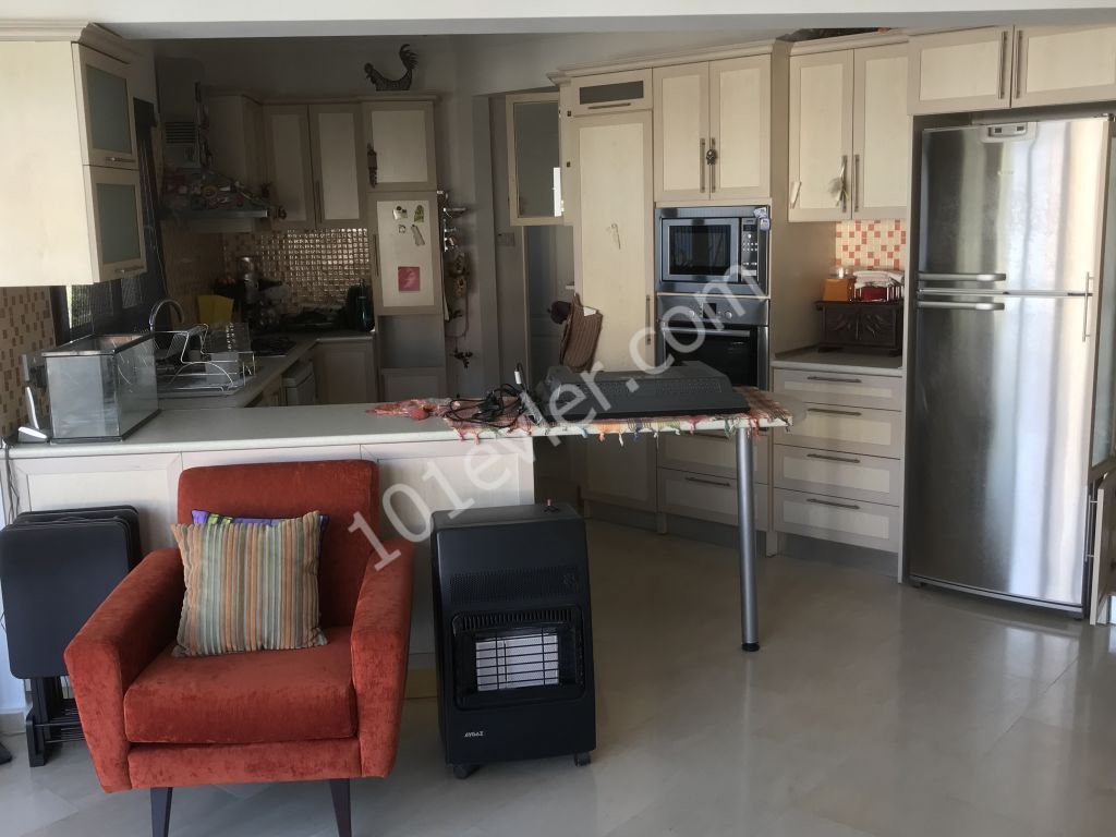 Penthouse To Rent in Girne Merkez, Kyrenia