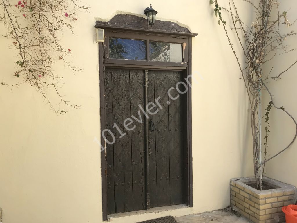 Bellabayıs Konak  Manastır içi 375 m2 5+1