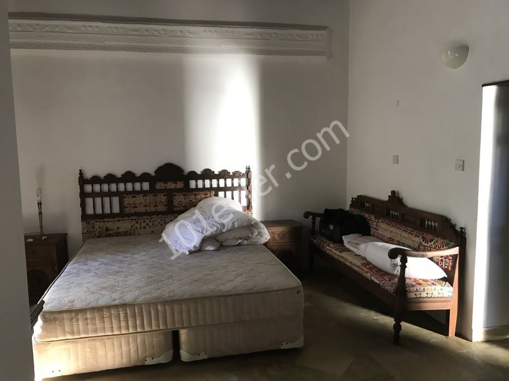 Bellabayıs Konak  Manastır içi 375 m2 5+1