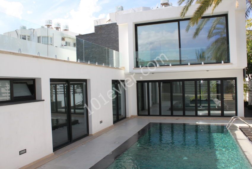 Villa For Sale in Girne Merkez, Kyrenia