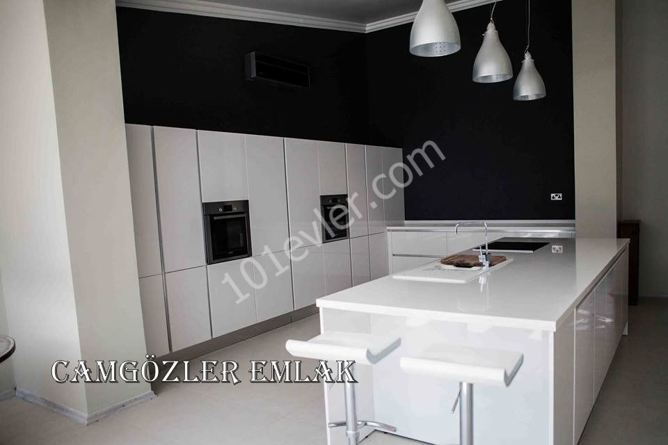 Villa For Sale in Girne Merkez, Kyrenia